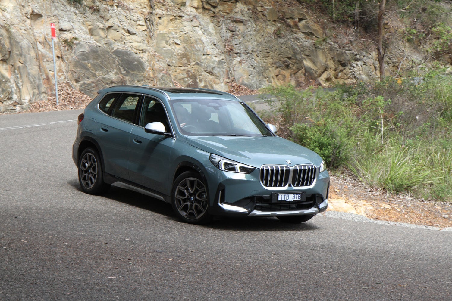 BMW X1 sDrive18i: Đánh giá chi tiết, thông số và trải nghiệm thực tế 1 bmw x1 sdrive18i - Hình 5
