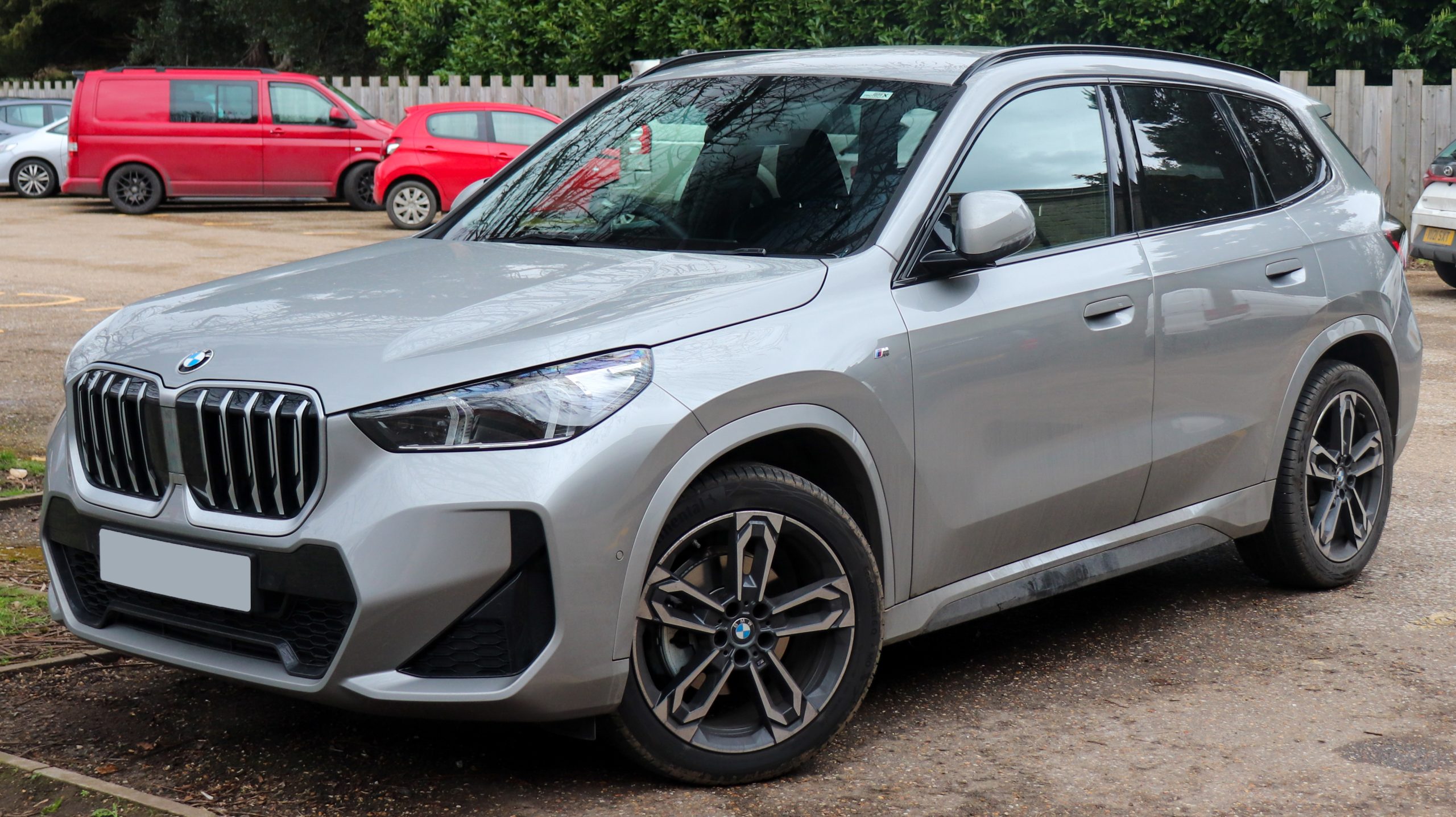 BMW X1 Wiki: Tổng quan toàn diện về dòng SUV hạng sang cỡ nhỏ 2 bmw x1 wiki - Hình 4
