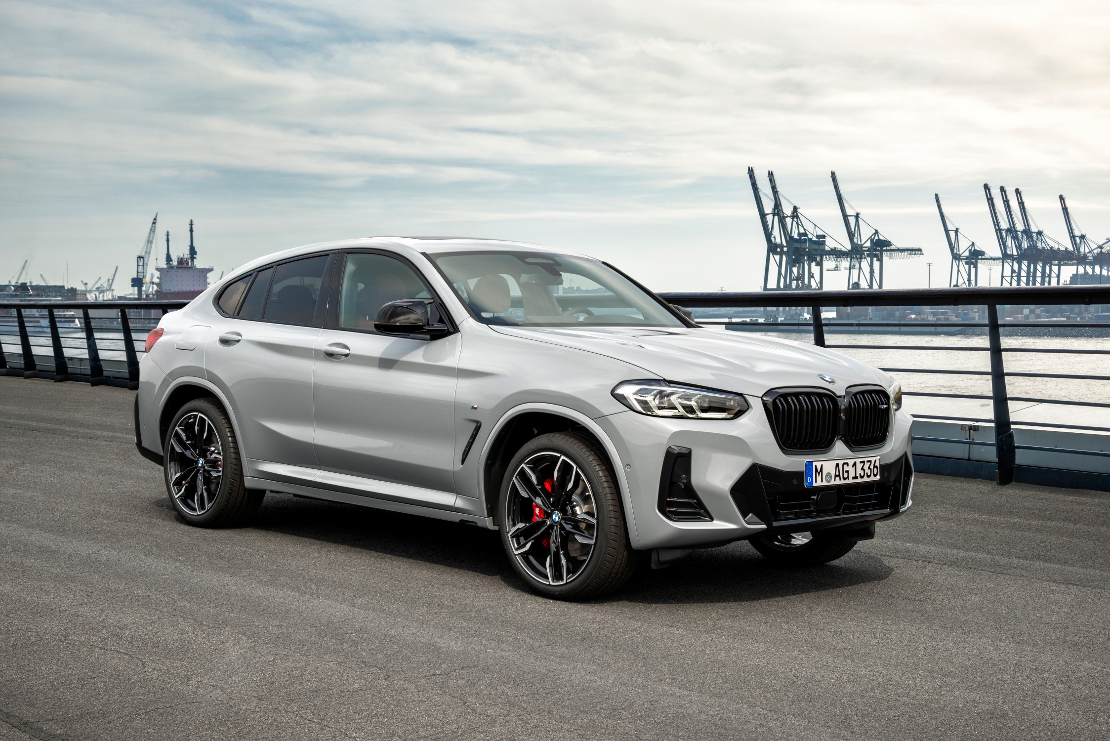 BMW X4: Đẳng Cấp SUV Coupe Đức – Đánh Giá Toàn Diện Từ A Đến Z 3 bmw x4 - Hình 3