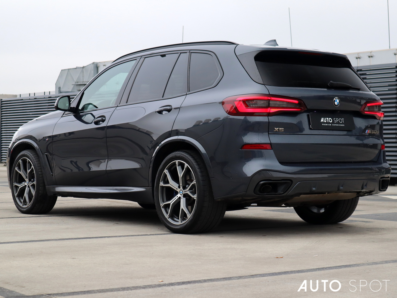 BMW X5 50d: Cỗ Máy Diesel Mạnh Mẽ Nhất Trong Phân Khúc SUV Hạng Sang 4 bmw x5 50d - Hình 2
