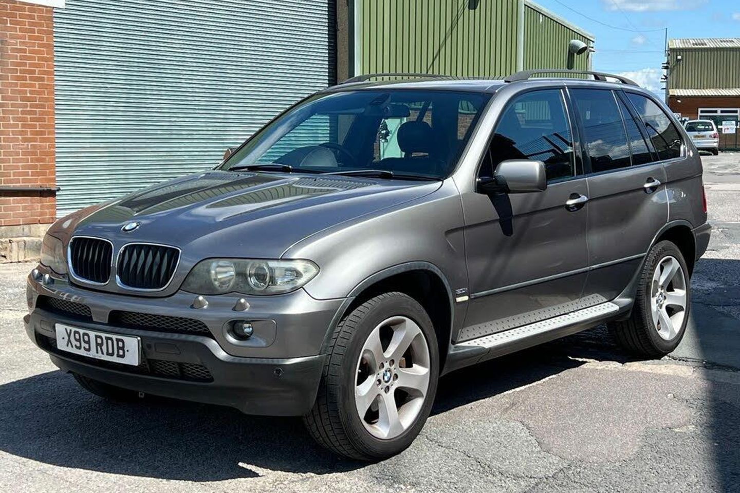 BMW X5 E53: Huyền Thoại SUV Đức Định Nghĩa Chuẩn Mực Sang Trọng Và Vận Hành 3 bmw x5 e53 - Hình 3