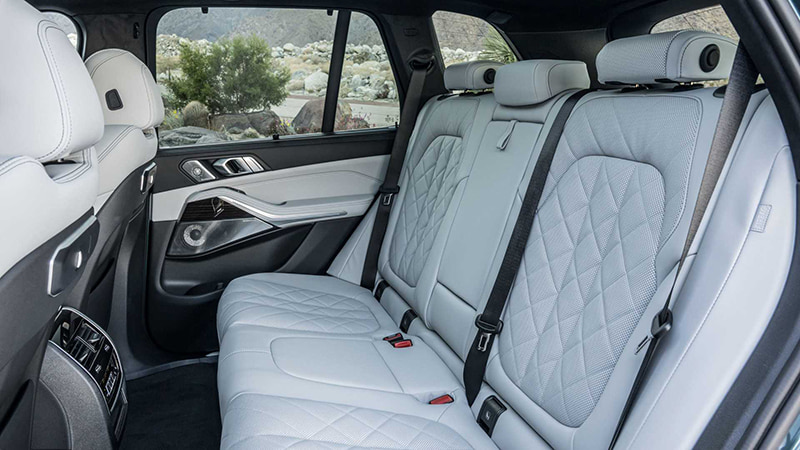 BMW X5 Mấy Chỗ Ngồi? Giải Đáp Chi Tiết Về Sức Chứa Và Không Gian Nội Thất 2 bmw x5 mấy chỗ ngồi - Hình 4
