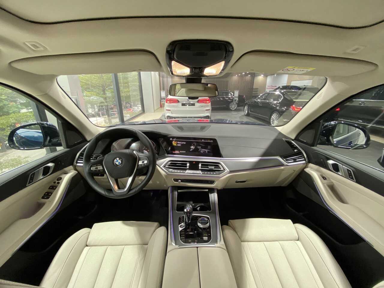 BMW X5 Nội Thất: Đẳng Cấp Sang Trọng Và Công Nghệ Tiên Phong 4 bmw x5 nội thất - Hình 2