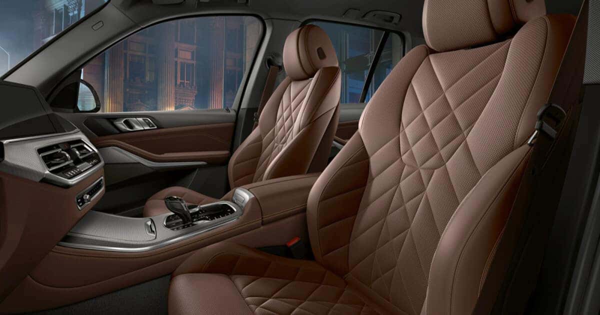 BMW X5M Interior: Đẳng Cấp Thể Thao Và Sang Trọng Trong Từng Chi Tiết 2 bmw x5m interior - Hình 2