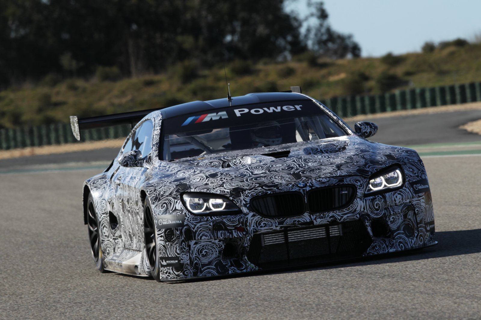BMW Z4 GT3: Huyền Thoại Đường Đua Từng Làm Nên Lịch Sử 4 bmw z4 gt3 - Hình 2