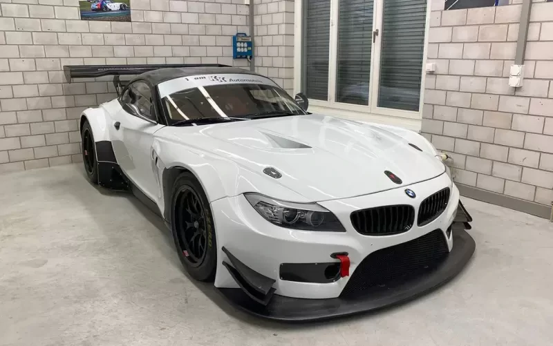BMW Z4 GT3: Huyền Thoại Đường Đua Từng Làm Nên Lịch Sử 3 bmw z4 gt3 - Hình 3