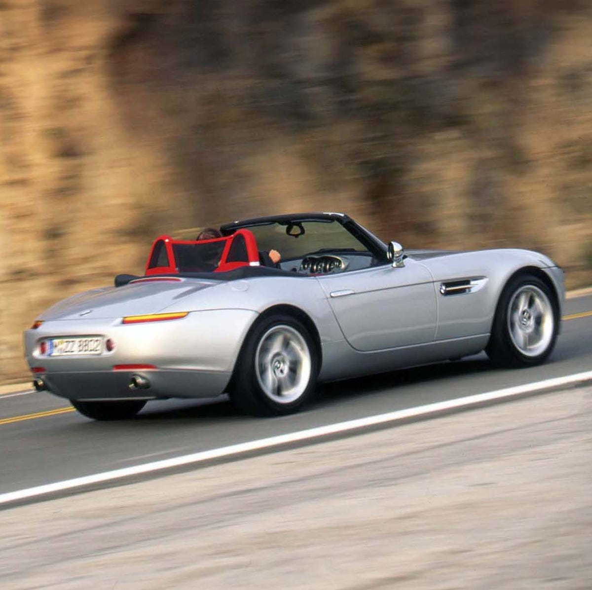 BMW Z8: Huyền Thoại Đường Phố Đắt Giá Nhất Từng Được BMW Sản Xuất 2 bmw z8 - Hình 4