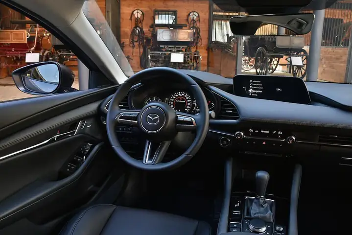 Bọc Vô Lăng Đẹp Cho Mazda 3 All New: Hướng Dẫn Chọn Lựa & Lắp Đặt Chi Tiết