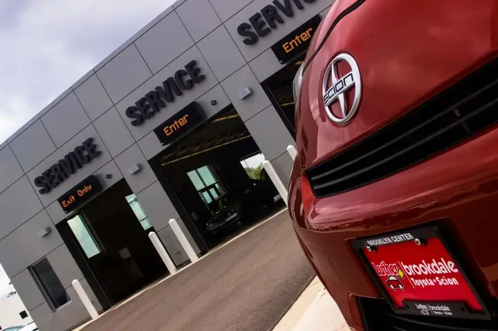Brookdale Toyota: Tổng Quan Về Đại Lý Ô Tô Toyota Tại Brookdale
