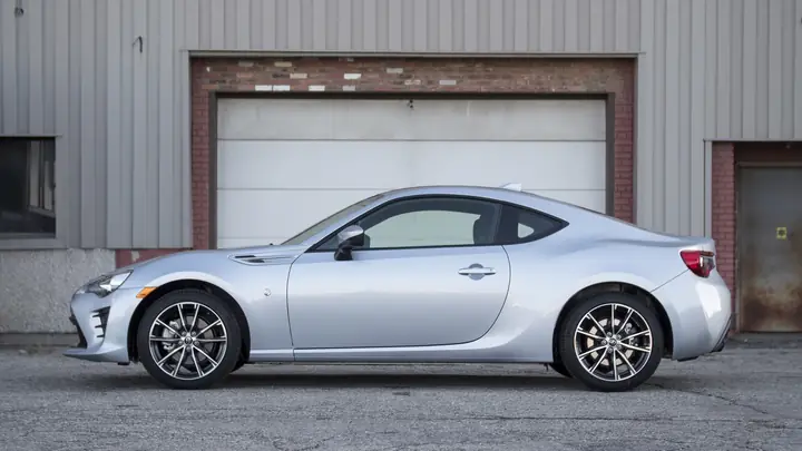 Mua Toyota 86: Hướng Dẫn Chi Tiết Từ Lựa Chọn Đến Sở Hữu Xe Thể Thao Đẳng Cấp Mua Toyota 86: Hướng Dẫn Chi Tiết Từ Lựa Chọn Đến Sở Hữu Xe Thể Thao Đẳng Cấp