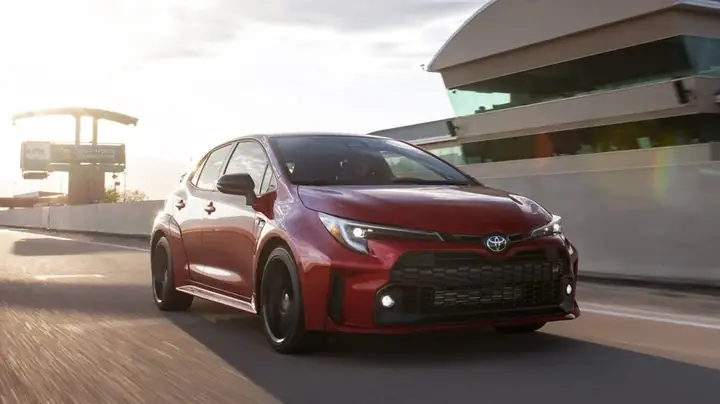 Các Đời Toyota: Hành Trình Đổi Mới Và Phát Triển Của Thương Hiệu Ô Tô Hàng Đầu Thế Giới Các Đời Toyota: Hành Trình Đổi Mới Và Phát Triển Của Thương Hiệu Ô Tô Hàng Đầu Thế Giới
