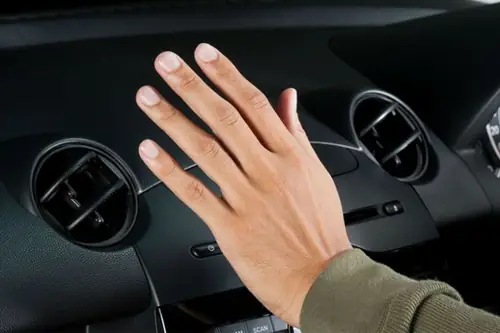 Cách Sử Dụng Điều Hòa Mùa Đông Xe Mazda 3: Hướng Dẫn Chi Tiết & Mẹo Vặt