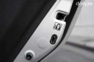 Cách Sử Dụng Khóa Cửa Trẻ Em Trên Xe Mazda: Hướng Dẫn Chi Tiết Cho Phụ Huynh An Toàn