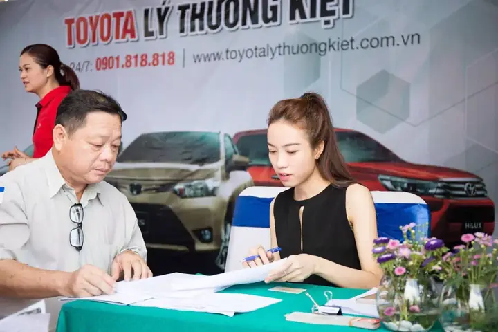 Carmudi Toyota: Hướng Dẫn Tìm Mua Xe Toyota Uy Tín Qua Nền Tảng Carmudi