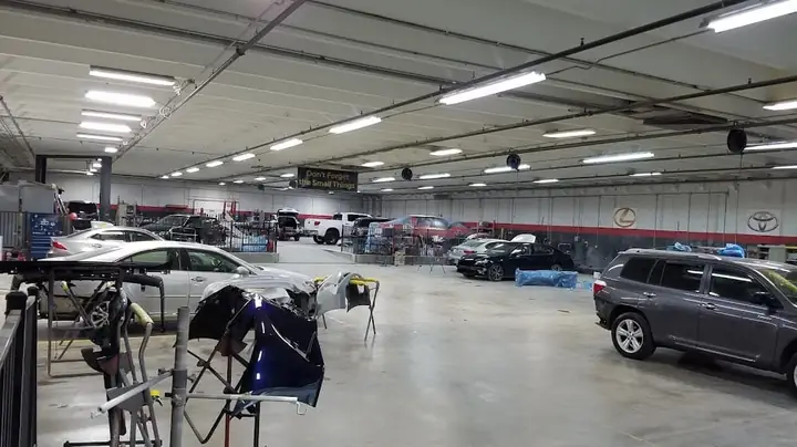 Collision Center Toyota: Địa Chỉ Uy Tín Cho Dịch Vụ Sửa Chữa Va Chạm Xe Hơi
