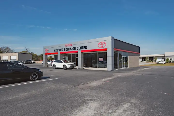 Collision Center Toyota: Địa Chỉ Uy Tín Cho Dịch Vụ Sửa Chữa Va Chạm Xe Hơi