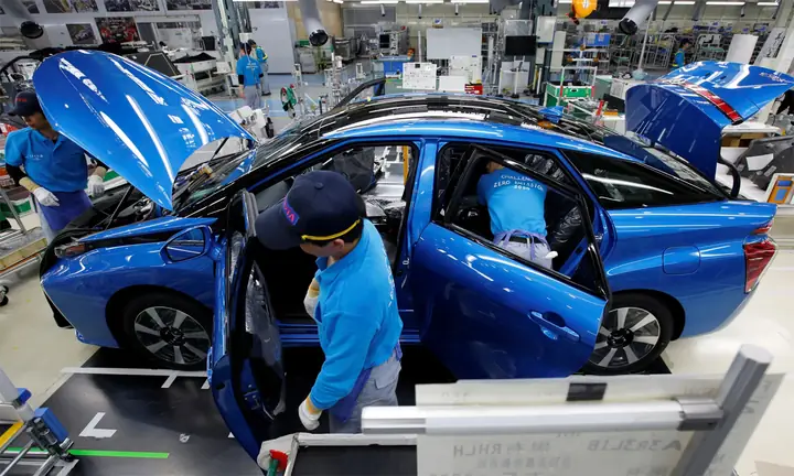 Công Nhân Toyota: Những Người Hùng Thầm Lặng Đằng Sau Thành Công Của Ô Tô Nhật Bản Công Nhân Toyota: Những Người Hùng Thầm Lặng Đằng Sau Thành Công Của Ô Tô Nhật Bản