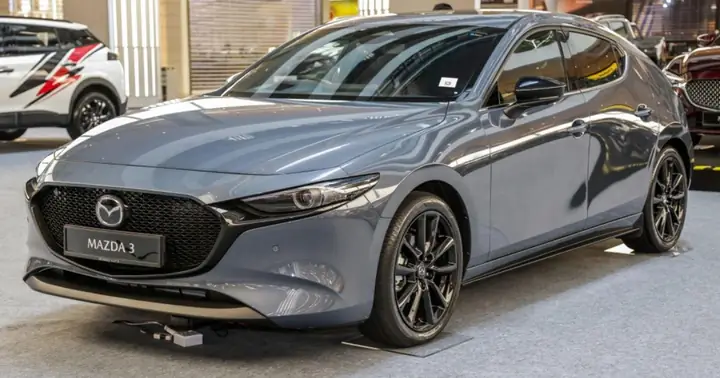 Đánh Bóng Xe Mazda 3 Bao Nhiêu Tiền? Cập Nhật Chi Phí & Yếu Tố Ảnh Hưởng