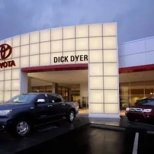 Dick Dyer Và Toyota: Hành Trình Đổi Mới Trong Ngành Ô Tô