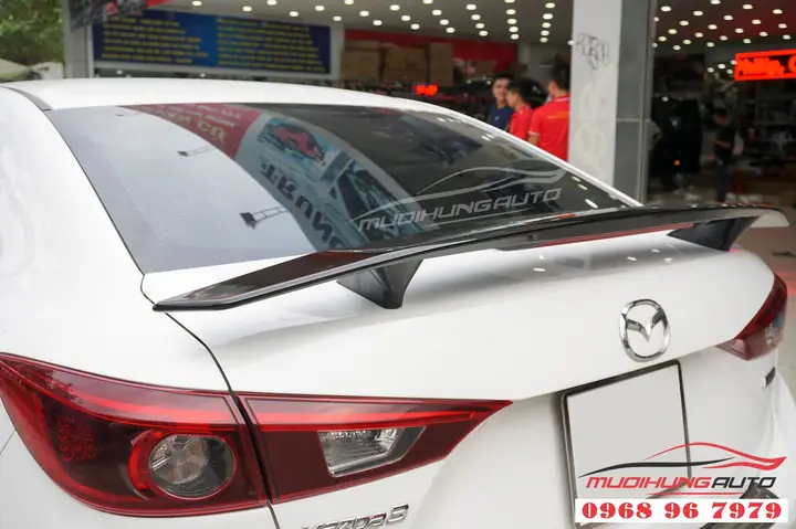 Mazda 3 Hatchback: Phụ Kiện Đuôi Cá Nâng Tầm Phong Cách Và Hiệu Suất