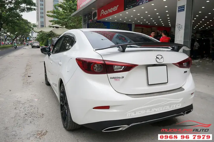 Mazda 3 Hatchback: Phụ Kiện Đuôi Cá Nâng Tầm Phong Cách Và Hiệu Suất
