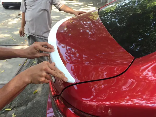 Đuôi Gió Liền Cốp Mazda 2 Tại Hà Nội: Hướng Dẫn Chi Tiết Và Địa Chỉ Uy Tín