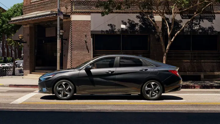 So Sánh Hyundai Elantra, Mazda Và Toyota: Lựa Chọn Nào Phù Hợp Nhất Cho Bạn? So Sánh Hyundai Elantra, Mazda Và Toyota: Lựa Chọn Nào Phù Hợp Nhất Cho Bạn?