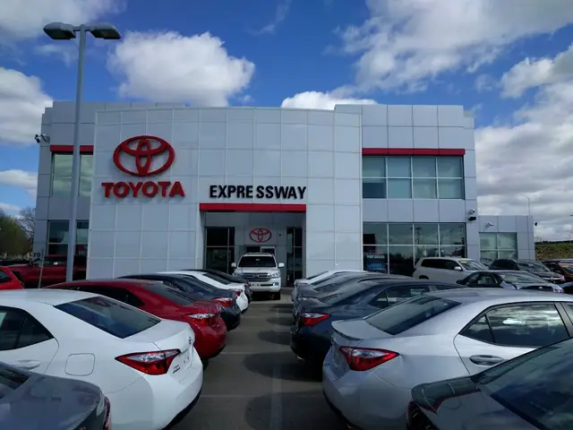 Expressway Toyota: Tổng Quan Chi Tiết Về Dòng Xe Thương Mại Đa Năng