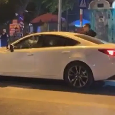 Vụ Việc Con Trai Dùng Gậy Golf Đập Mazda 6: Góc Nhìn Đa Chiều Và Bài Học Cần Rút Ra