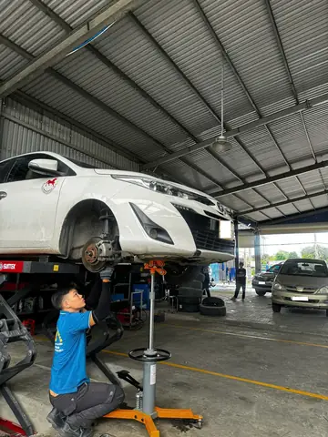 Garage Toyota: Hướng Dẫn Chọn Và Bảo Dưỡng Xe Tại Garage Uy Tín