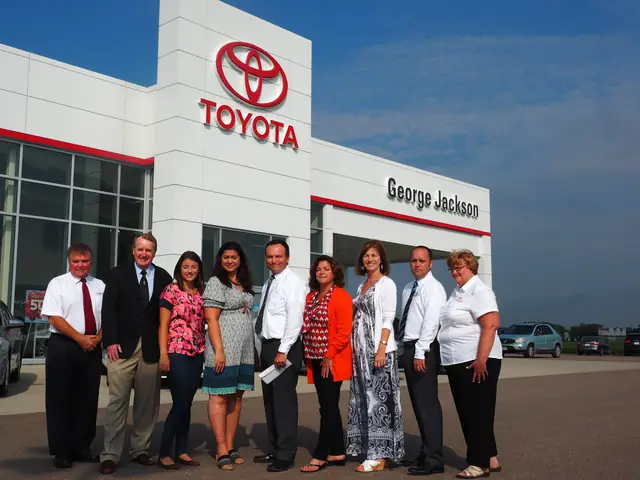 George Jackson Và Toyota: Hành Trình Đam Mê, Thành Công Và Tầm Ảnh Hưởng Trong Ngành Ô Tô George Jackson Và Toyota: Hành Trình Đam Mê, Thành Công Và Tầm Ảnh Hưởng Trong Ngành Ô Tô