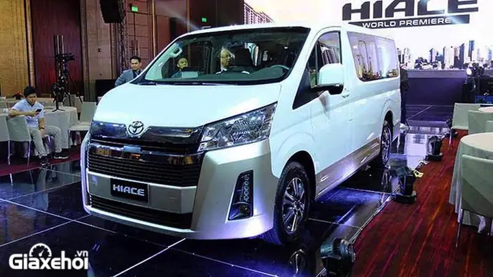 Giá Toyota Hiace 2026: Cập Nhật Mức Giá, Cấu Hình Và Lời Khuyên Mua Xe