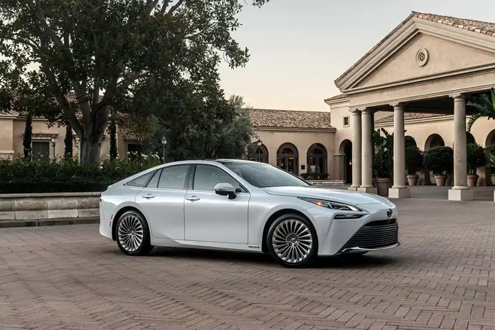 Giá Toyota Mirai Hiện Nay: Thông Tin Chi Tiết Và So Sánh Giá Toyota Mirai Hiện Nay: Thông Tin Chi Tiết Và So Sánh