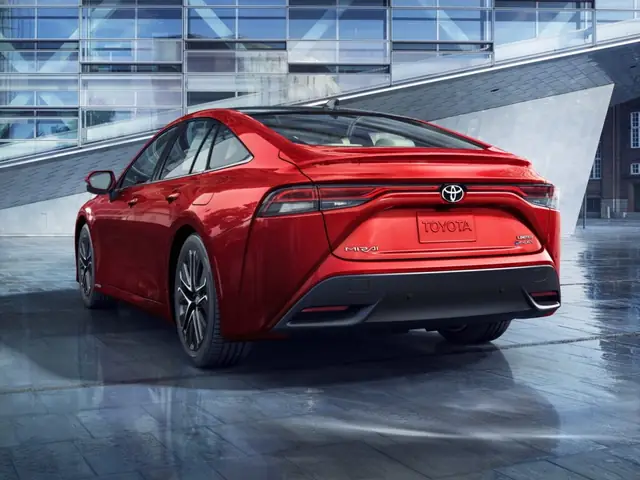 Giá Toyota Mirai Hiện Nay: Thông Tin Chi Tiết Và So Sánh Giá Toyota Mirai Hiện Nay: Thông Tin Chi Tiết Và So Sánh