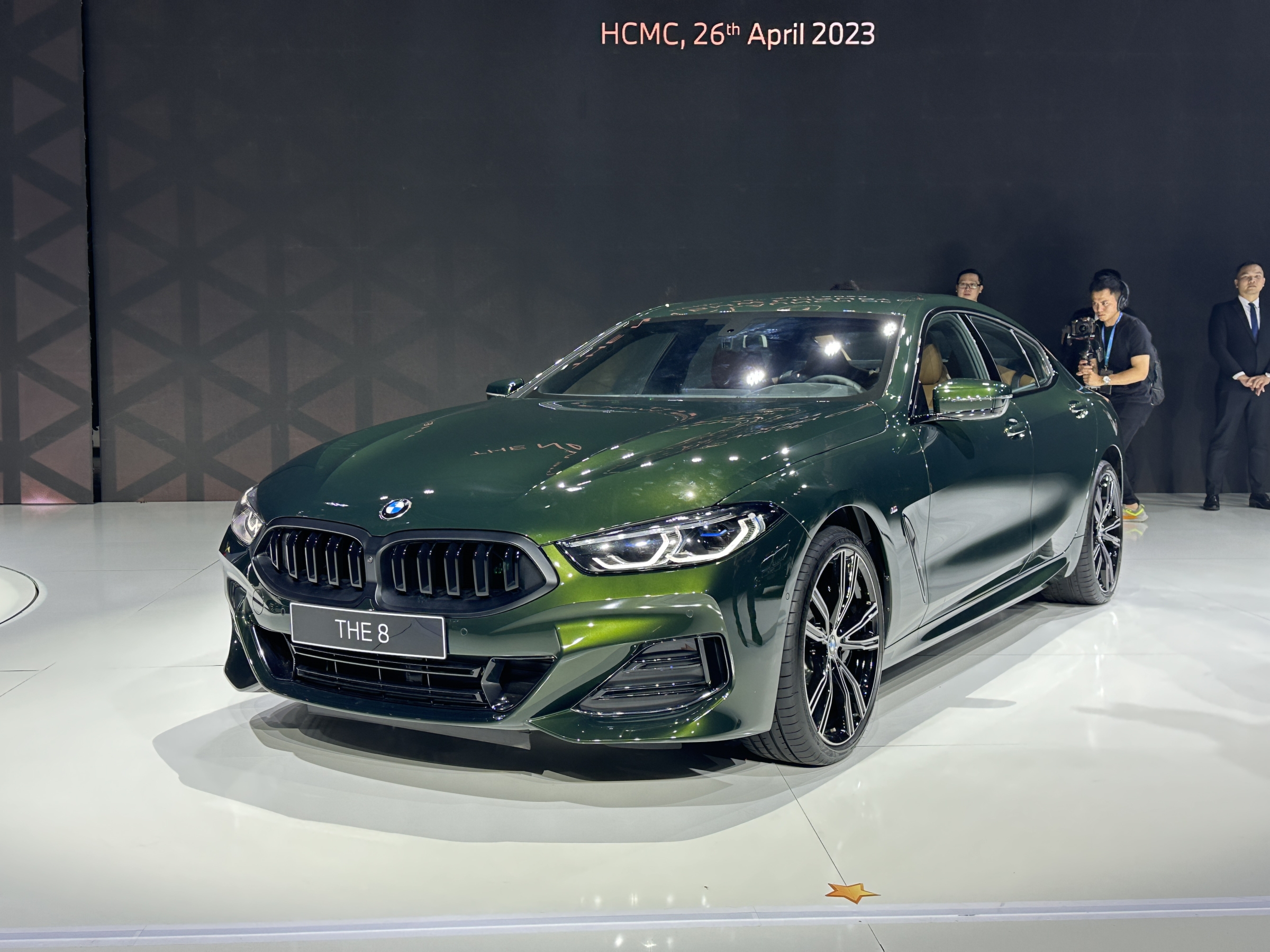 Giá xe BMW 8 Series 2024: Bảng giá chi tiết, thông số và đánh giá từ A-Z 2 giá xe bmw 8 series - Hình 4