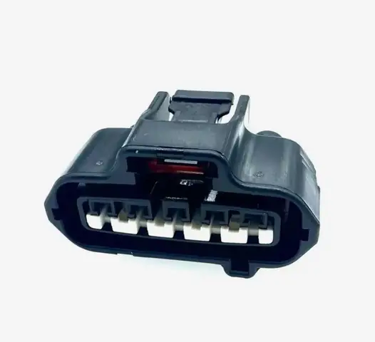 Giắc Đực Toyota: Tất Cả Những Điều Bạn Cần Biết Về Loại Cầu Nối Điện Quan Trọng Cho Xe Toyota