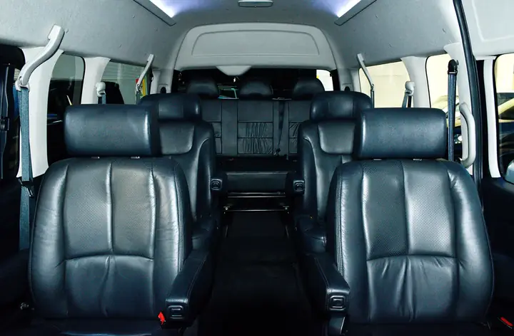 Hiace Toyota Inside: Khám Phá Nội Thất Và Tính Năng Hiện Đại Của Dòng Xe Đa Dụng Hiace Toyota Inside: Khám Phá Nội Thất Và Tính Năng Hiện Đại Của Dòng Xe Đa Dụng
