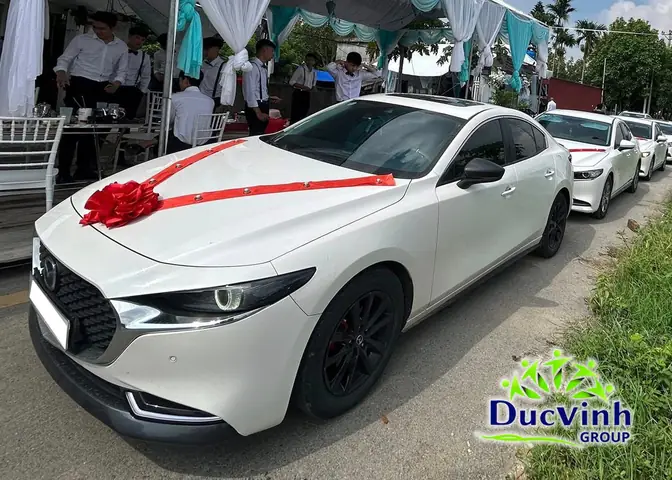 Hình Ảnh Xe Mazda 3 Màu Trắng: Lựa Chọn Tinh Tế Cho Xe Cô Dâu