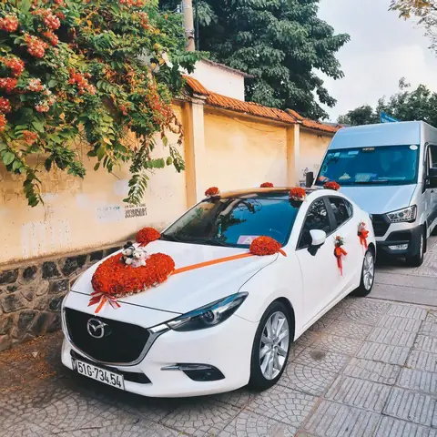 Hình Ảnh Xe Mazda 3 Màu Trắng: Lựa Chọn Tinh Tế Cho Xe Cô Dâu