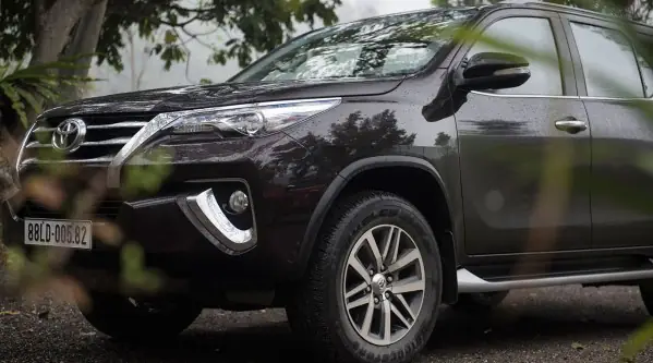 Thông Số Kỹ Thuật Toyota Fortuner 2017 Tại Việt Nam – Đánh Giá Chi Tiết, So Sánh Và Lời Khuyên Mua Xe