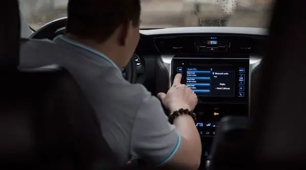 Thông Số Kỹ Thuật Toyota Fortuner 2017 Tại Việt Nam – Đánh Giá Chi Tiết, So Sánh Và Lời Khuyên Mua Xe