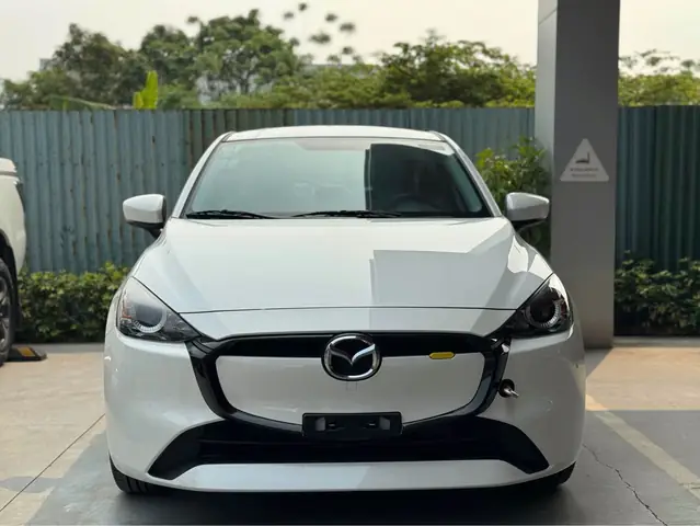 Hướng Dẫn Sử Dụng Xe Ô Tô Mazda 2 Deluxe: Cẩm Nang Toàn Diện Cho Người Mới