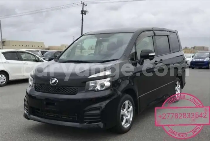 Import Toyota Voxy: Cơ Hội Kinh Doanh Và Những Điều Cần Biết Khi Nhập Khẩu Xe Hơi Nhật Bản