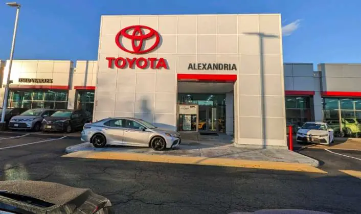 Jack Taylor Toyota: Tìm Hiểu Về Hiệu Động Cụ Và Công Cụ Hỗ Trợ Lái Xe Từ Mặt Độc Đáo