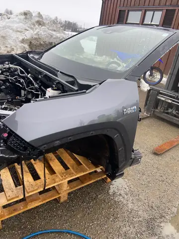 Karosserideler Toyota: Hướng Dẫn Toàn Diện Về Các Bộ Phận Thân Xe Toyota