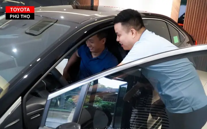 Lái Xe Toyota: Hướng Dẫn Toàn Diện Cho Người Mới Và Lái Xe Dày Dặn Kinh Nghiệm