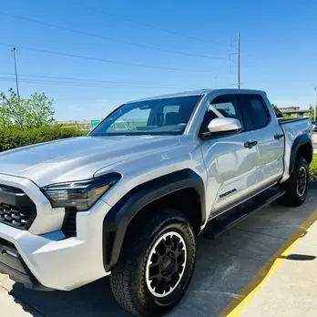 Legends Toyota Là Gì? Tổng Quan Chi Tiết Về Dòng Xe Huyền Thoại Của Toyota