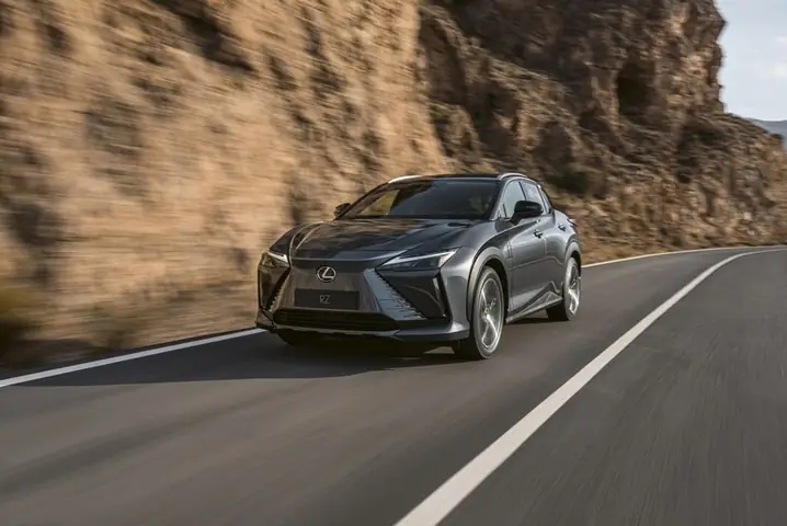 Lexus Của Toyota: Tổng Quan Về Thương Hiệu Xe Sang Và Mối Quan Hệ Với Tập Đoàn Mẹ