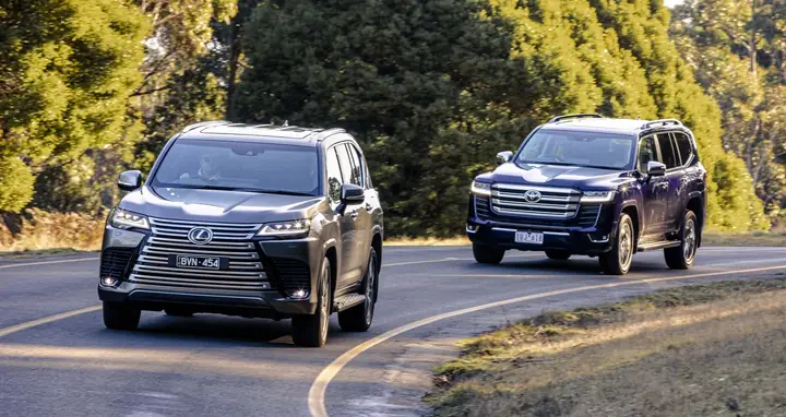 Lexus Và Toyota: Hai Thế Giới, Một Gia Đình – So Sánh Đầy Đủ Giữa Hai Thương Hiệu Ô Tô Hàng Đầu
