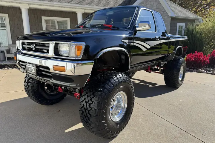 Lifted Toyota Pickup: Tất Cả Những Điều Bạn Cần Biết Về Xe Pickup Toyota Được Nâng Cỡ Lifted Toyota Pickup: Tất Cả Những Điều Bạn Cần Biết Về Xe Pickup Toyota Được Nâng Cỡ